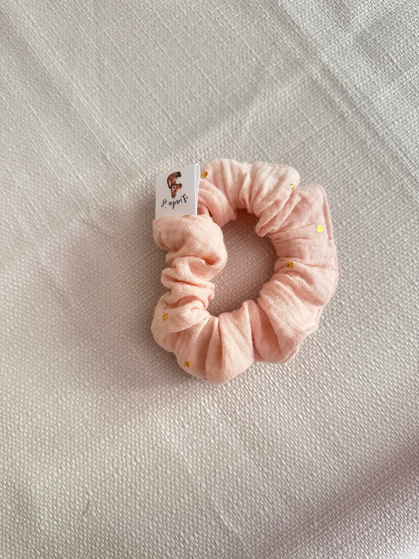 Chouchou gaze de coton rose motif pois dorée