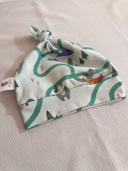 Bonnet vert à motif foret en jersey Oeko-Tex taille 3-6 mois