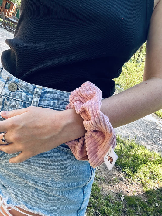 Chouchou en velours rose oversize