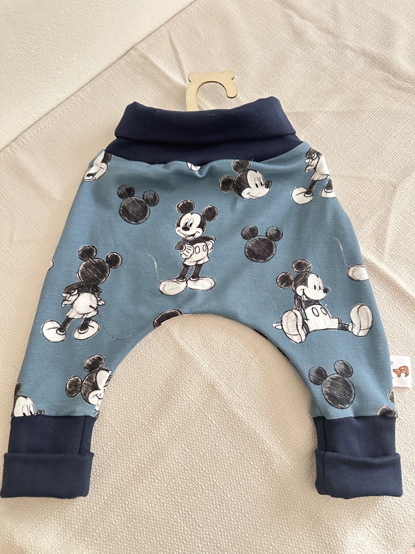 Sarouel taille 6 mois à motif mickey