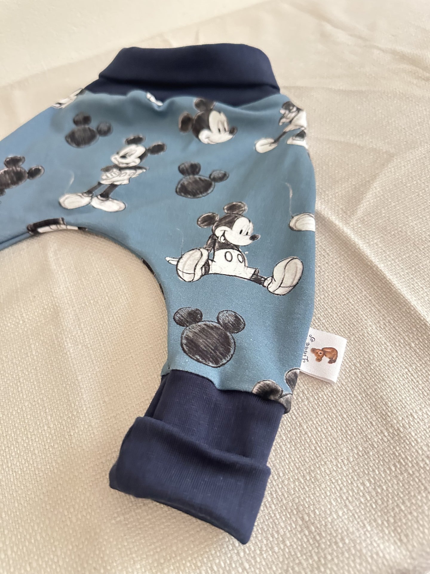 Sarouel taille 6 mois à motif mickey